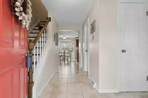 Entry Way - 7660 Doubletree Cir, Syracuse, NY 13212 photo 1 of 2