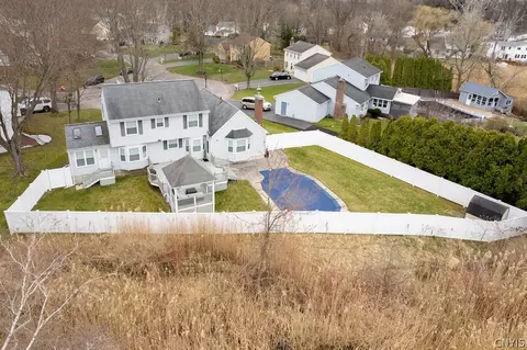 View/Area - 7660 Doubletree Cir, Syracuse, NY 13212 photo 1 of 5
