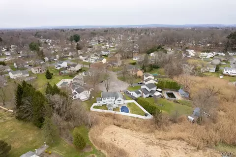 View/Area - 7660 Doubletree Cir, Syracuse, NY 13212 photo 3 of 5