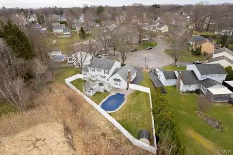 View/Area - 7660 Doubletree Cir, Syracuse, NY 13212 photo 2 of 5
