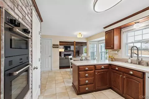 Kitchen - 7660 Doubletree Cir, Syracuse, NY 13212 photo 4 of 5