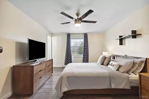 Bedroom - 7660 Doubletree Cir, Syracuse, NY 13212 photo 3 of 8