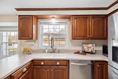 Kitchen - 7660 Doubletree Cir, Syracuse, NY 13212 photo 3 of 5