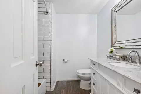 Bath - 7660 Doubletree Cir, Syracuse, NY 13212 photo 3 of 5