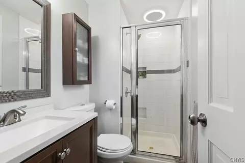Bath - 7660 Doubletree Cir, Syracuse, NY 13212 photo 2 of 5