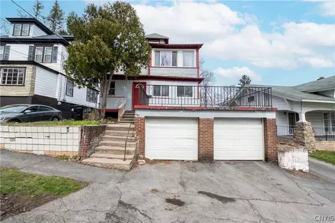 114 Charmouth Dr, Syracuse, NY 13207
