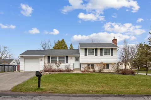 7372 Palomino Path, Clay, NY 13088
