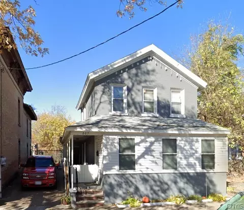 207 Ash St, Syracuse, NY 13208
