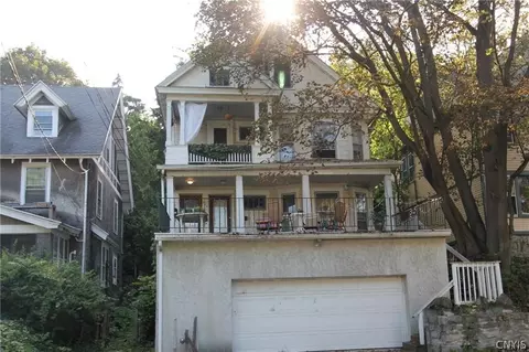 424-426 Greenwood Pl, Syracuse, NY 13210