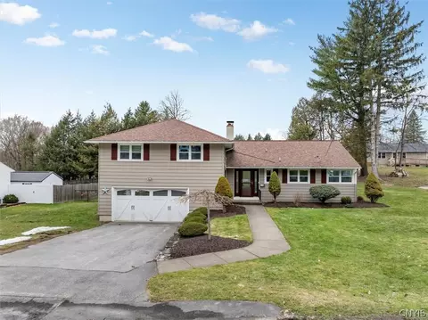 3 Wheatley Cir, New Hartford, NY 13413