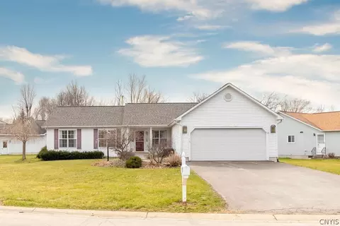 15 Orangewood Dr, Clay, NY 13090