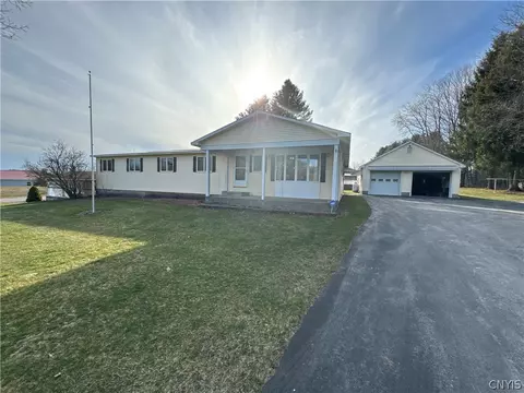 9439 Glenmore Rd, Annsville, NY 13471