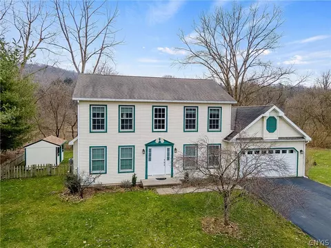 45 Hickory Park Rd, Cortland, NY 13045