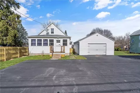 860 State Fair Blvd, Geddes, NY 13209