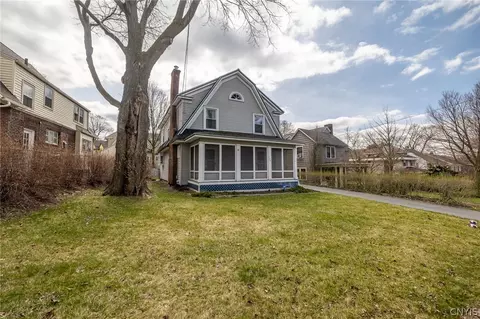 320 Salt Springs Rd, Syracuse, NY 13224