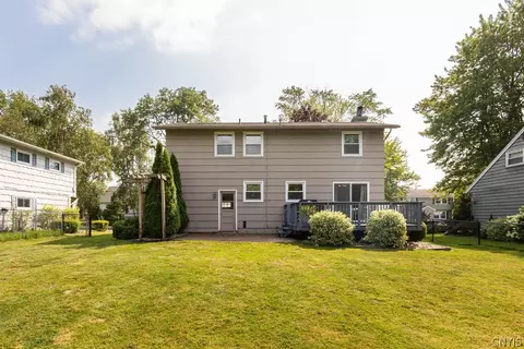 Exterior - 12 Oriole Path, Liverpool, NY 13090 photo 9 of 11