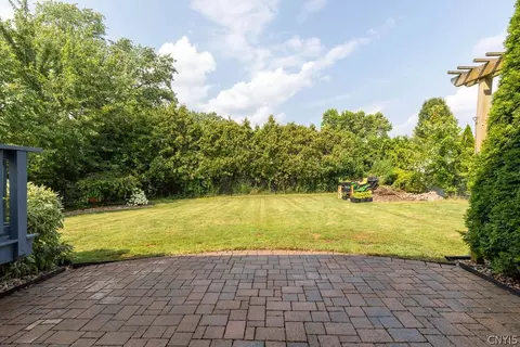 Exterior - 12 Oriole Path, Liverpool, NY 13090 photo 7 of 11