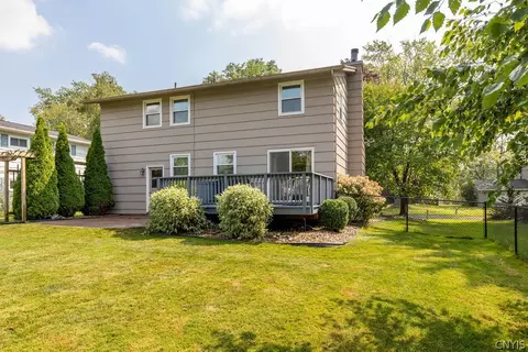 Exterior - 12 Oriole Path, Liverpool, NY 13090 photo 2 of 11
