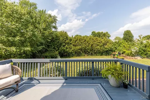 Exterior - 12 Oriole Path, Liverpool, NY 13090 photo 4 of 11