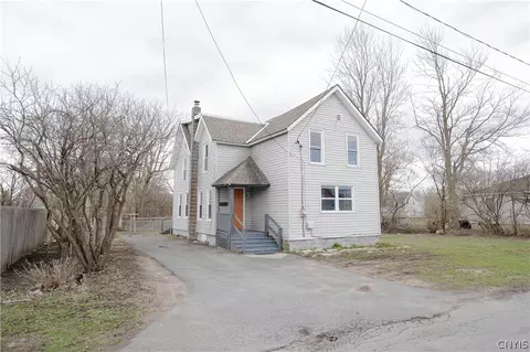 121 Duffy St, Watertown, NY 13601