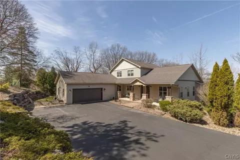 6 Standish Ter, Syracuse, NY 13224