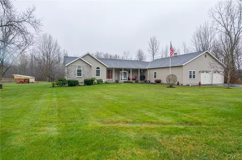 1516 Rabbit Ln, Fulton, NY 13069