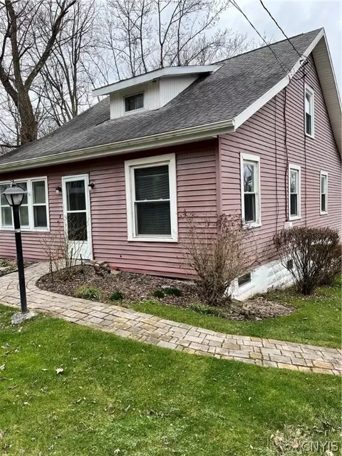 1843 Whiting Rd, Van Buren, NY 13112