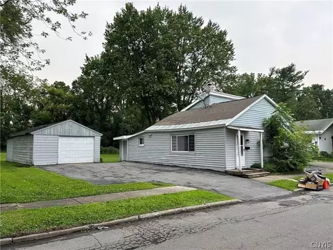 961 Hazelhurst Ave, Utica, NY 13502