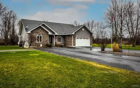 7551 Myers Rd, East Syracuse, NY 13057