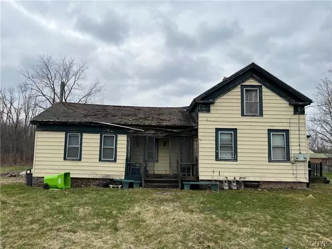 6205 N Kirkville Rd, Kirkville, NY 13082