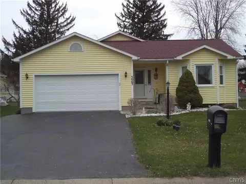 5063 Roseanne Dr, Syracuse, NY 13212