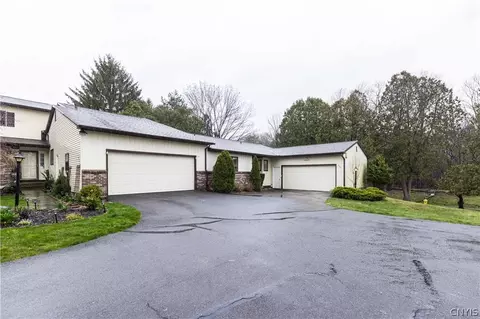 305 Kimry Moor, Fayetteville, NY 13066