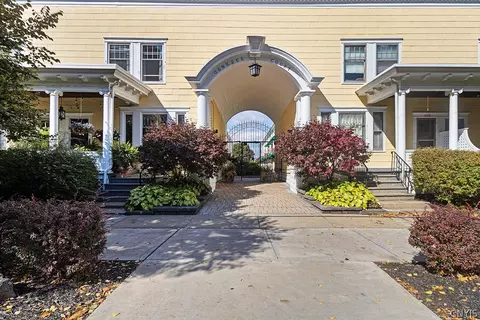 6 Genesee Ct, Utica, NY 13502