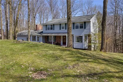 133 Stanwood Ln, Manlius, NY 13104