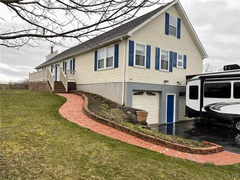7596 Donovan Rd, Throop, NY 13021