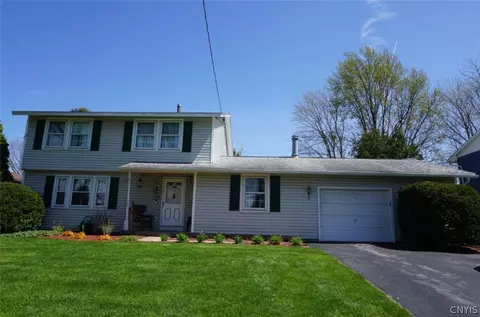 6942 Thomas Dr, Salina, NY 13088