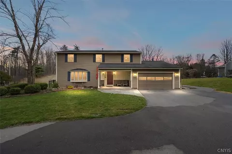6811 Woodchuck Hill Rd, Fayetteville, NY 13066