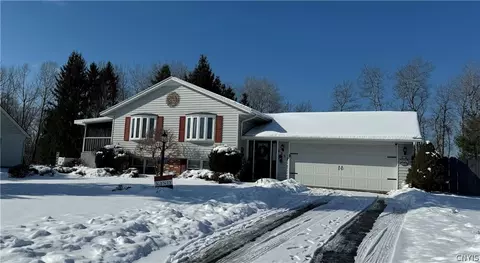 8337 Greenview Dr, Rome, NY 13440