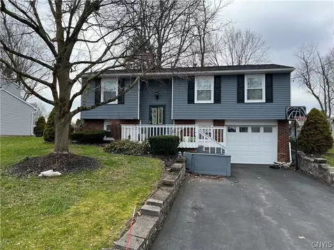4186 Ursa Crse, Clay, NY 13090