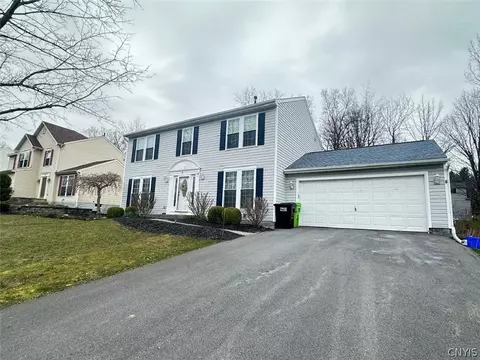 56 Chaucer Cir, Lysander, NY 13027
