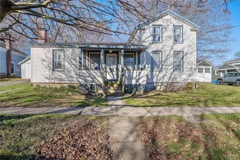 30 E 6th St, Oswego, NY 13126