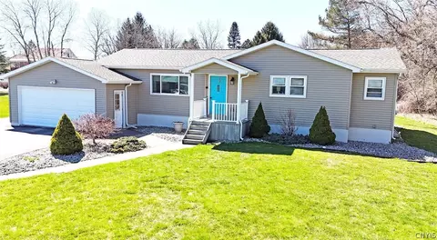 3 Coxe Ave, Whitesboro, NY 13492