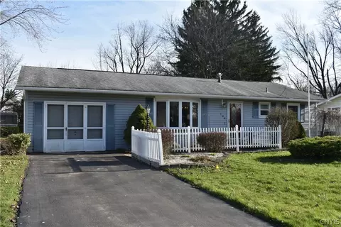 104 Altmont Dr, East Syracuse, NY 13057