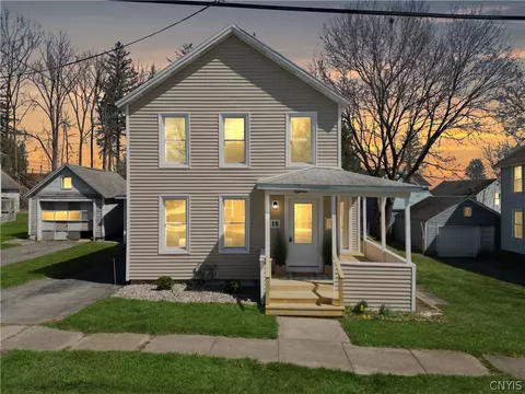 18 Pine St, Whitestown, NY 13492