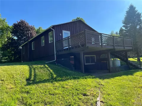 1889 Oran Delphi Rd, New Woodstock, NY 13122