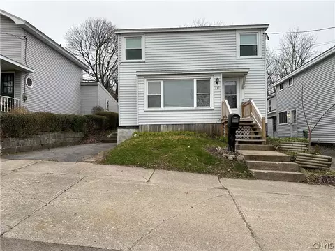 292 W 7th St, Oswego, NY 13126