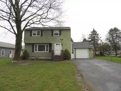 104 Manor Dr, East Syracuse, NY 13057