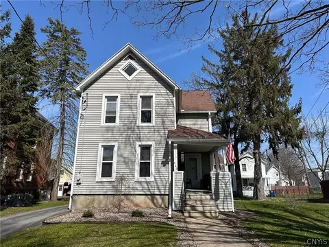 426 Washington Ave, Oneida, NY 13421