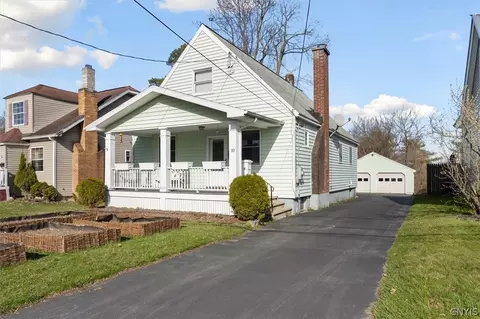 10 Allman Pl, New Hartford, NY 13413