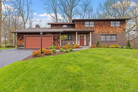 202 Crandon Ter, Van Buren, NY 13027